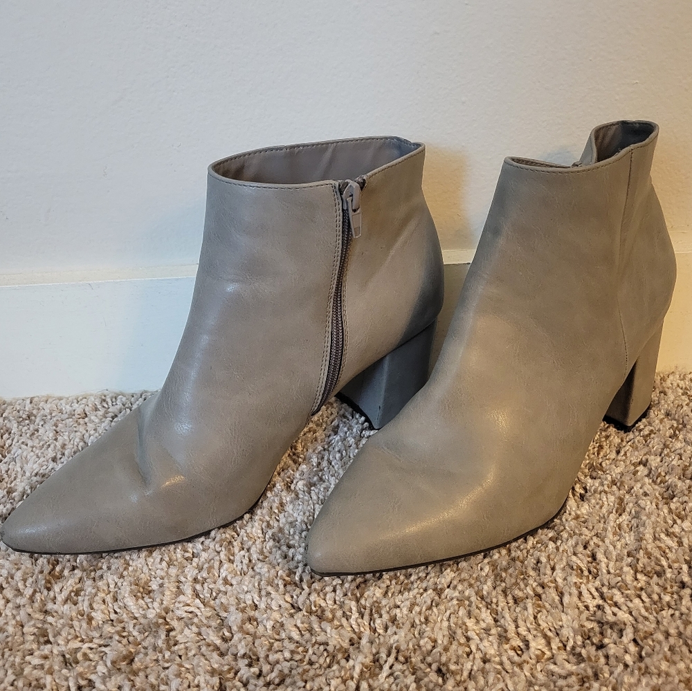 Sierra women's handle booties size 10